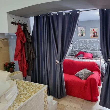 Tora Sweet Love Catania Bagian luar foto